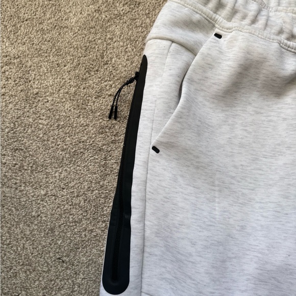 NWT Mens Nike Tech Fleece Joggers Size Small NEW - Picture 6 of 14